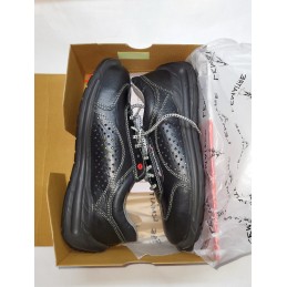 CORVETTE S1P SRC safety shoes with puncture protection